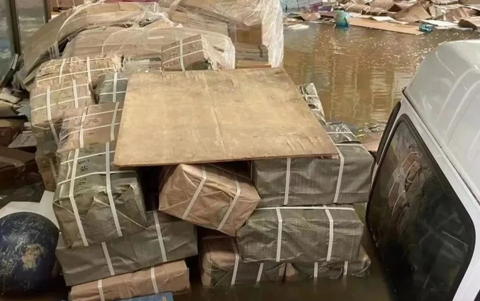 洪灾下的涿州：自救、互救和电商